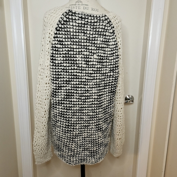 Vintage Contrast Knit Sweater - Picture 4 of 9